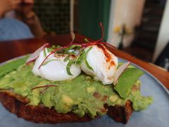 牛油果温泉蛋吐司-O'mills Sourdough Bakery&Bistro(永嘉路店)