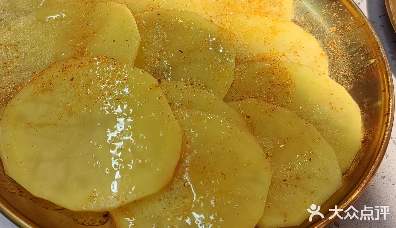 周末就是要和别的人一起吃肉肉呀