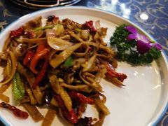 -乡村馕坑肉·烧烤·新疆菜·本地人更爱吃(阿勒泰首店)