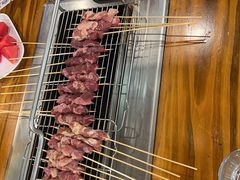 -哈尔滨小酒馆·鲜肉现穿自助烧烤(康新花园店)