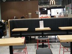 大堂-麦当劳(北京大兴机场二层国内到达(安检外)店)