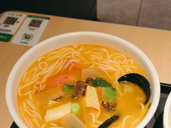 -蒙自源米线大王(东站店)