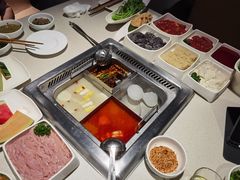-海底捞火锅鲜切牛肉主题店(长寿路店)
