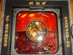 番茄麻辣菌菇锅-老牌坊云南鱼豆花火锅(哈西万达店)