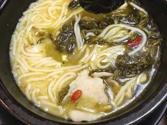 酸菜鱼米线-灵芝妹子海鲜米线(香炉礁山姆店)