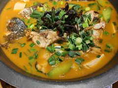 -头上红煨盐鸡·非遗院子餐厅