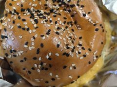 牛肉汉堡-Famous肥猫墨西哥音乐餐吧(五棵松华熙LIVE店)