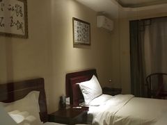 -西安大雁塔科技大学地铁站亚朵酒店