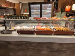 面包甜点陈列柜-盐城万豪酒店-盐城厨房西餐厅