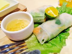 越南传统生包鲜虾春卷-来龙里 精致 东南亚餐室(万象城店)