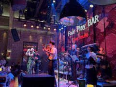 -FOUR PLAY BAR