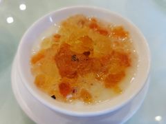 水牛奶炖桃胶-新灿记大酒楼