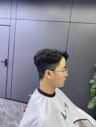 -藤野造型•烫染专业店
