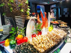 -亚洲国际大酒店·云顶阁旋转自助餐厅