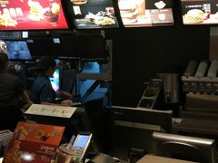 -麦当劳(友谊路得来速店)