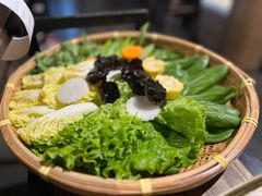 -尚尚仙·酸汤猪手·猪肚鸡火锅(华联万柳购物中心店)