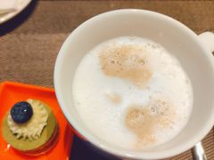 -大中华希尔顿酒店-念自助餐·嗨啤·小龙虾