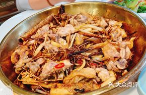 Five-Fingered Mulberry Clay Pot Roast Chicken