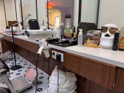 -理昂男士理发店 Barber shop