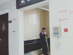 -窦店服务区-停车场