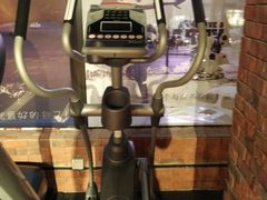 -GYMPLUS私教健身会馆(大悦城店)