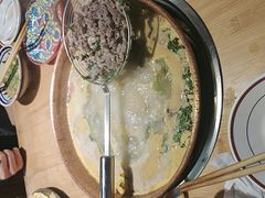 -洱火云南酸菜牛肉火锅(石景山当代商城店)