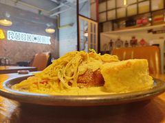 面包奶油意面-机器人火炉披萨