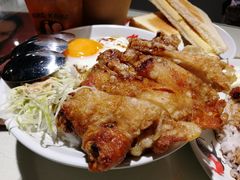 生炸鸡腿蛋饭-食运茶餐厅(文化宫店)