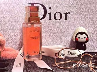 品牌：DIOR花秘系列 ………………花秘瑰萃玫瑰微凝