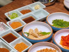 -明洞阿姨·韩式酱蟹烤肉·创意料理(三元桥店)