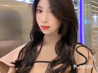 懒的自己洗头 搜了一下附近弄头发的 发现银泰里新开一
