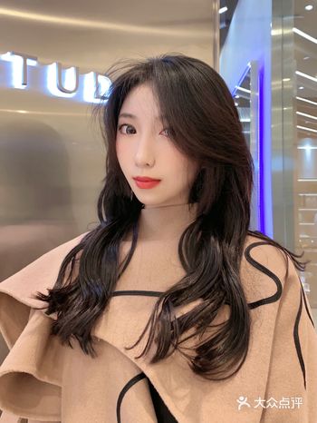 懒的自己洗头 搜了一下附近弄头发的 发现银泰里新开一
