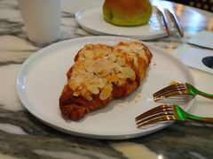 杏仁可颂-WHEAT&BAKER-麥(凯德来福士店)