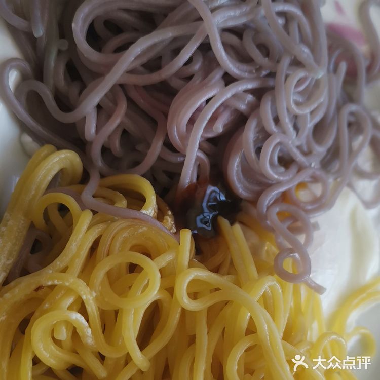 苗家食堂~简单易做的酱油拌面。