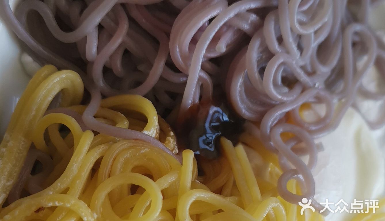 苗家食堂~简单易做的酱油拌面。