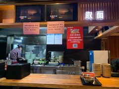 -亮亮面馆(经六路店)