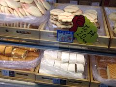 面包甜点陈列柜-老鼎丰(靖宇街总店)