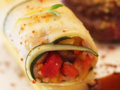 Salon&nbsp;de&nbsp;Ville&nbsp;の&nbsp;羊柳&nbsp;节瓜甜椒卷&nbsp;玉米饼&nbsp;橄榄&nbsp;百里香汁（单）-Salon de Ville浦江汇(上海外滩华尔道夫酒店店)