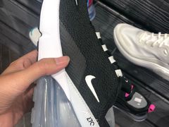 -NIKE品牌体验店(南京东路店)