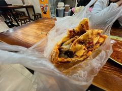 -老鼓楼麻辣烫夹馍