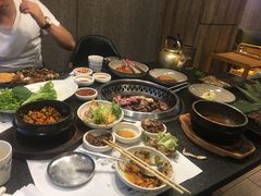 -草家酱蟹炭火烤肉店(珲春南路一店)