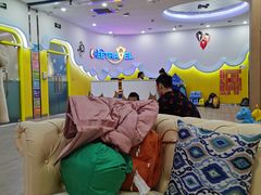 -嘻游纪儿童游泳课程中心(红博中央公园店)
