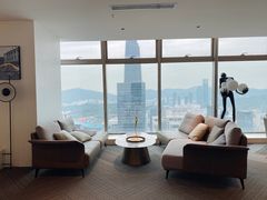 靠窗位-及象咖啡(卓越世纪中心2楼大堂店)