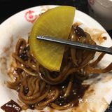 糖醋肉真的好吃，最喜欢里面的炸年糕了，酱炒鸡酸甜