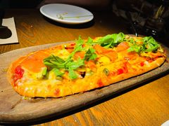 牛油果三文鱼披萨-夏朵餐厅(丁香店)