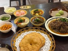 -蓝田九大碗民俗食府(蓝田店)