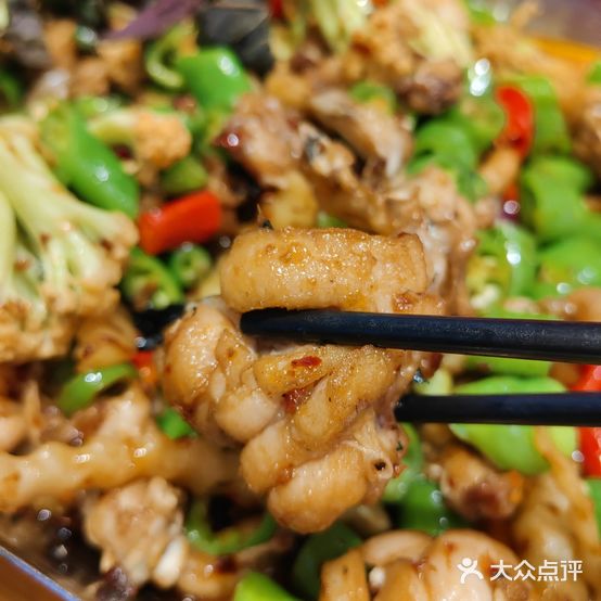 来个6牛蛙龙虾烤鱼烧烤店(永泰店)