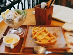 -猫的天空之城概念书店(杭州南宋御街店)