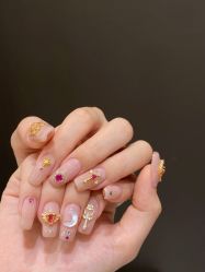 -花岐款式专研健康美甲沙龙