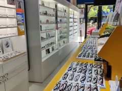 -诺柯视眼镜-蔡司依视路官方工厂店(淞南一店)